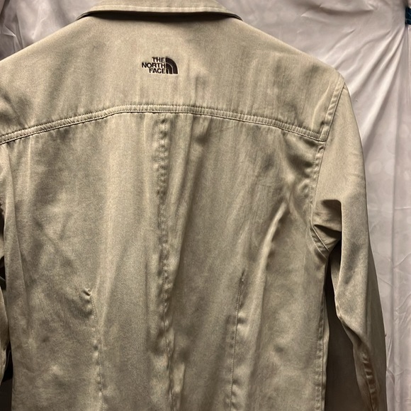 The North Face Pleated Women’s Shirt - Picture 4 of 5